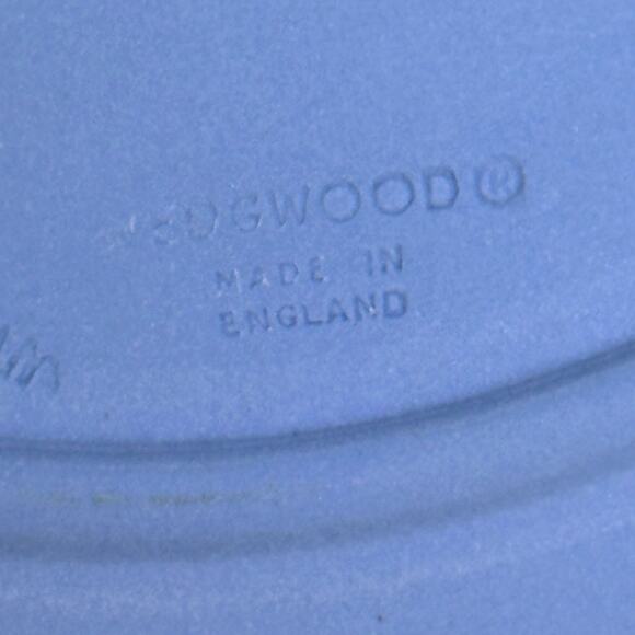 Wedgwood England Blue Jasperware 1991 'Hark the Herald Angels Sing' Plate w/Box - Picture 10 of 10